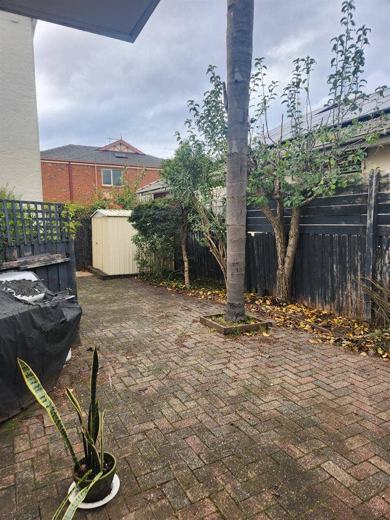 Room for female tenant in Blackburn