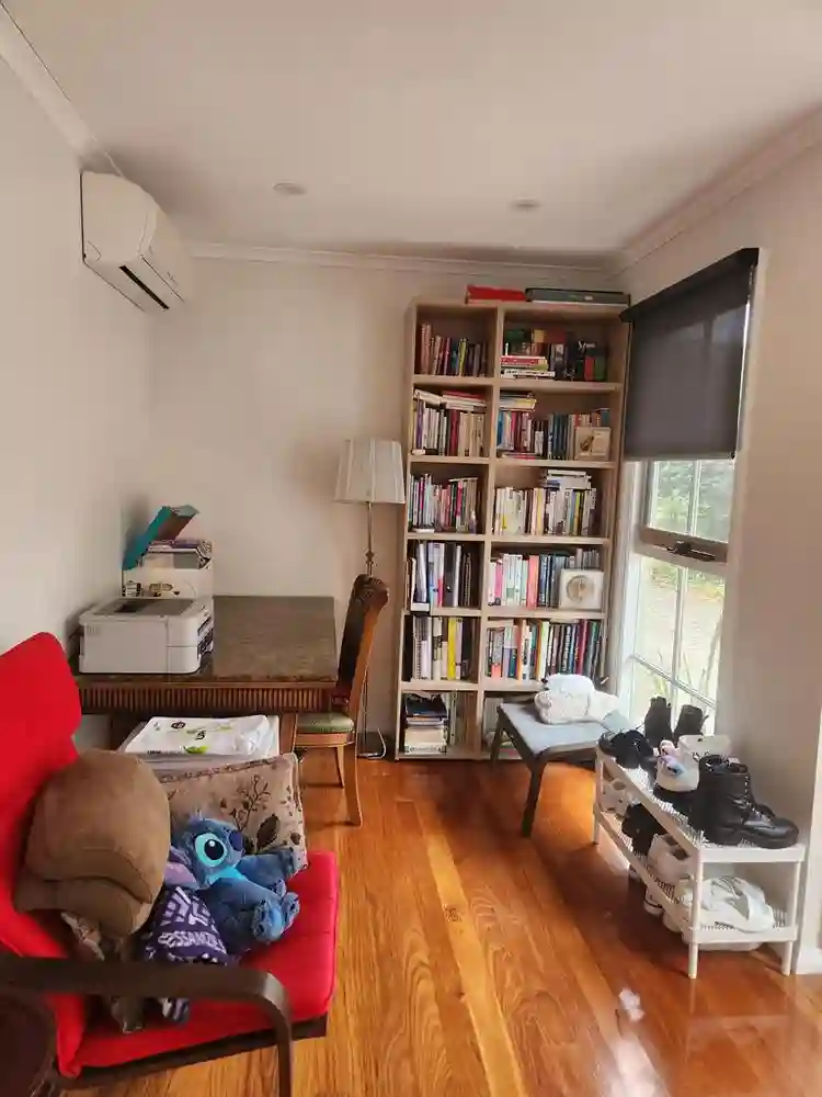 Room for female tenant in Blackburn