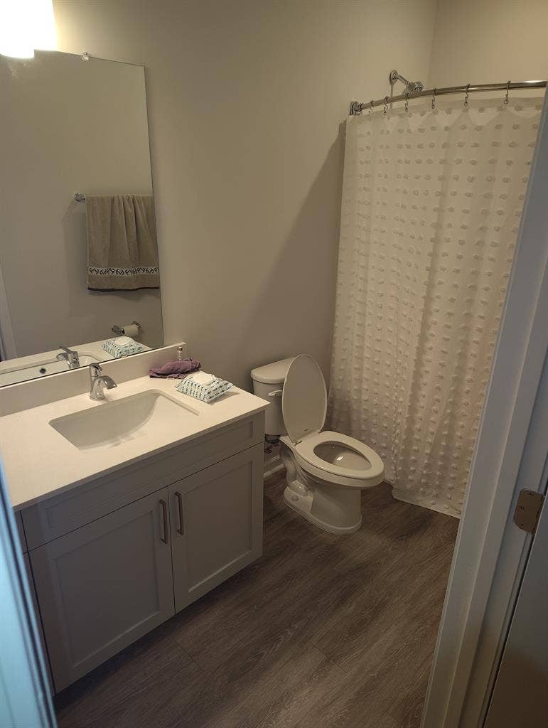Single room and bathroom