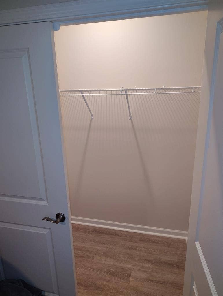 Single room and bathroom