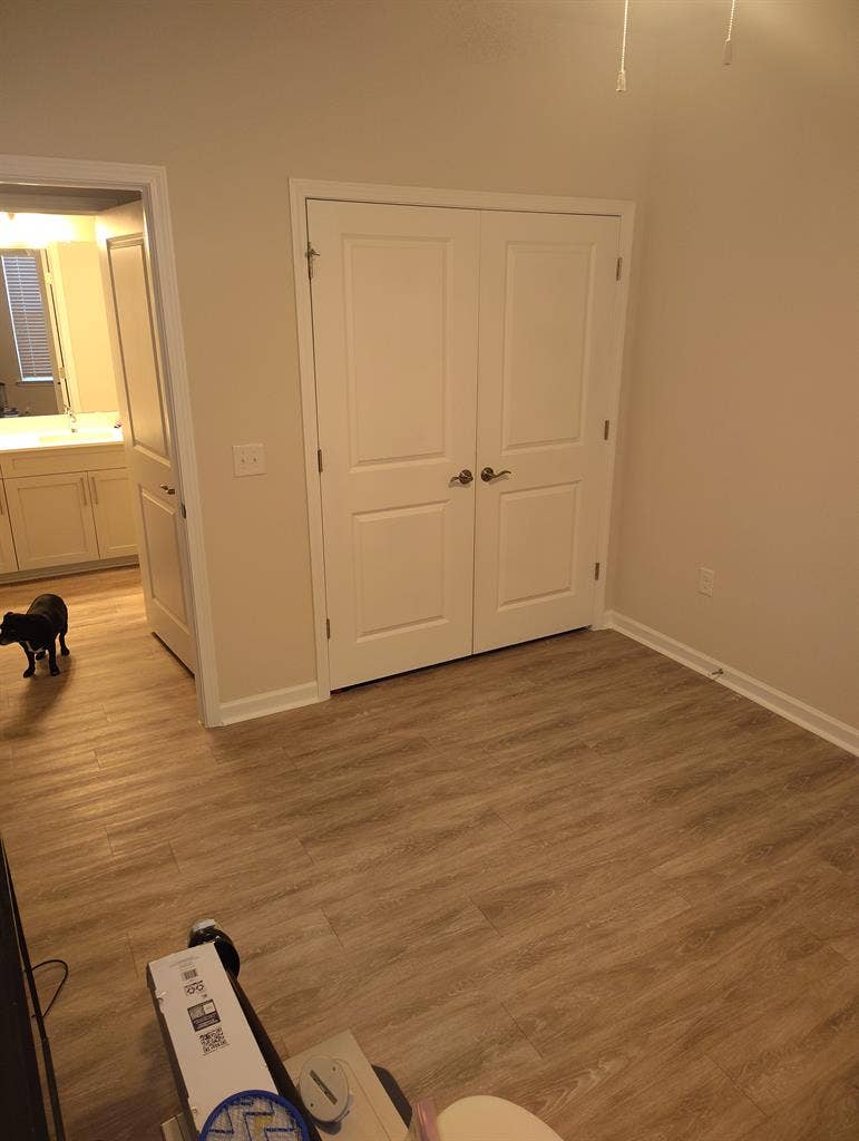 Single room and bathroom