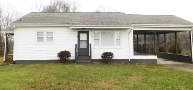 Cute home in Country Setting