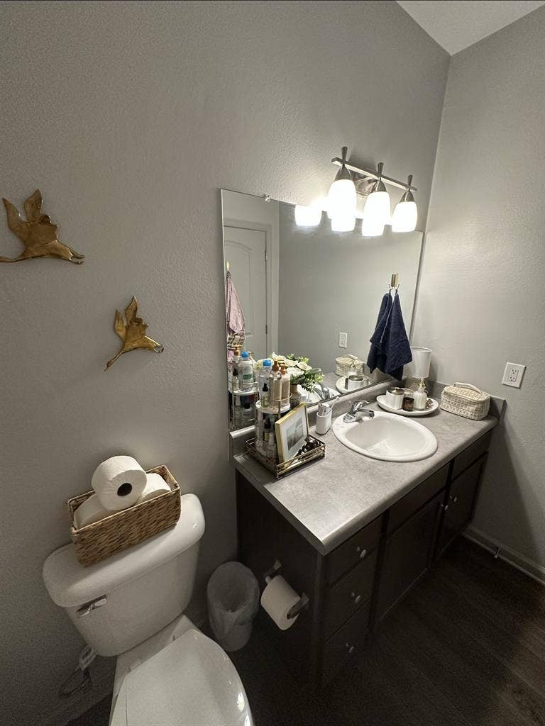 need someone to sublease my room to