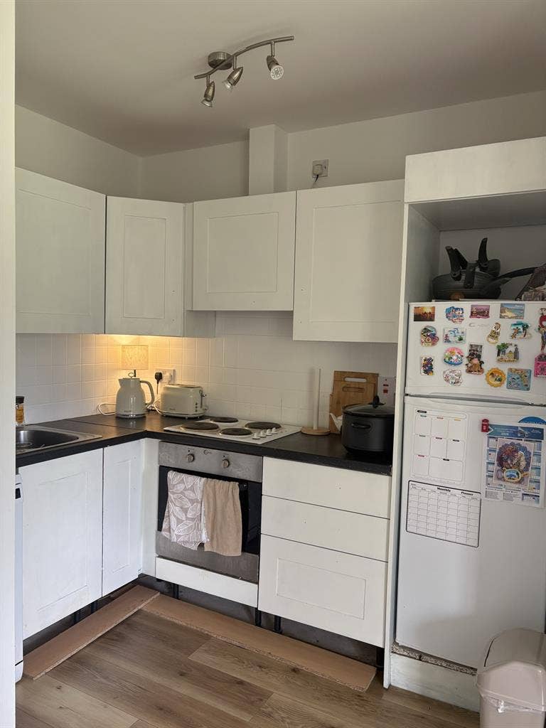 En suite room to rent for 6 months