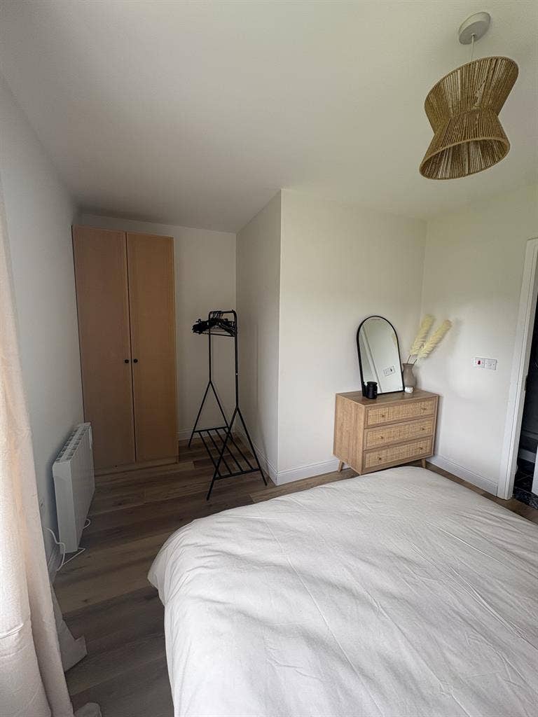En suite room to rent for 6 months