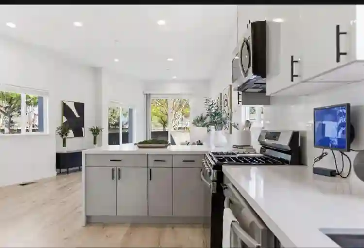 Private room in 3BD in Hayward