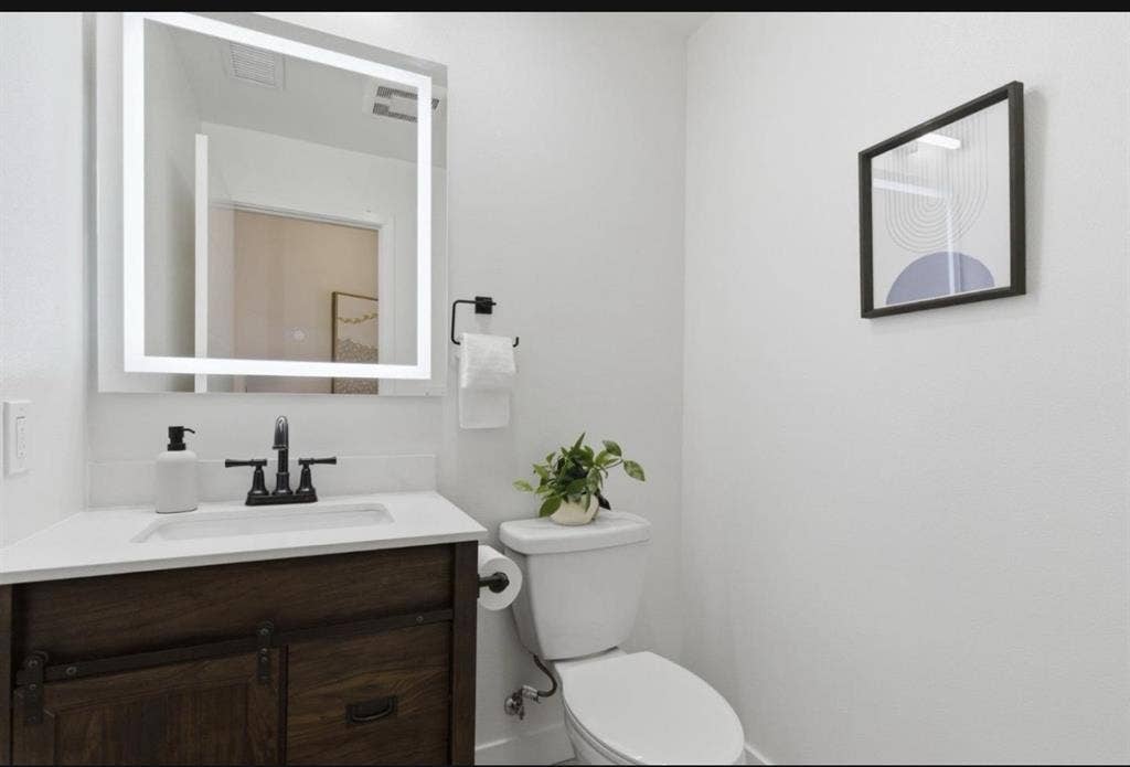 Private room in 3BD in Hayward