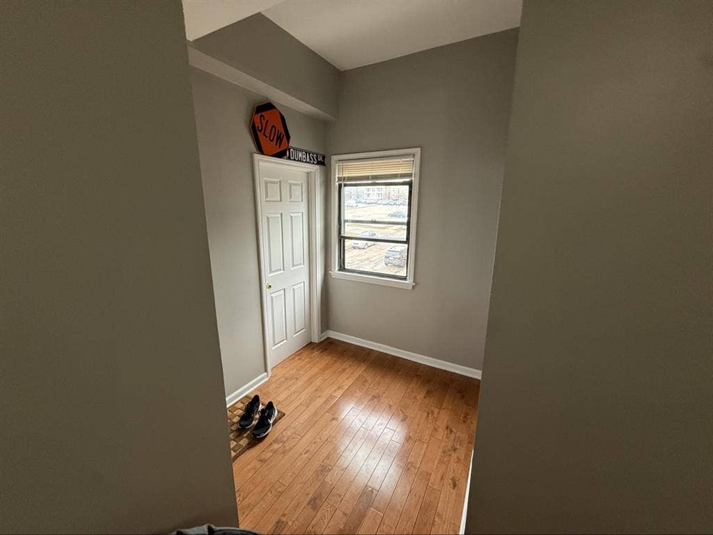 Looking for roommate for year long