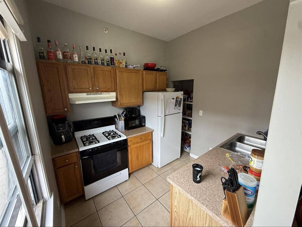 Looking for roommate for year long