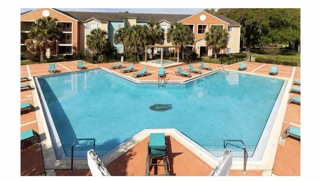 1 bedroom in a 4bed 2bath apartment