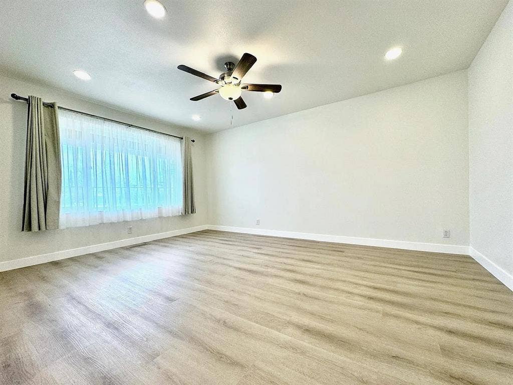 Perfect Room In Blossom Court