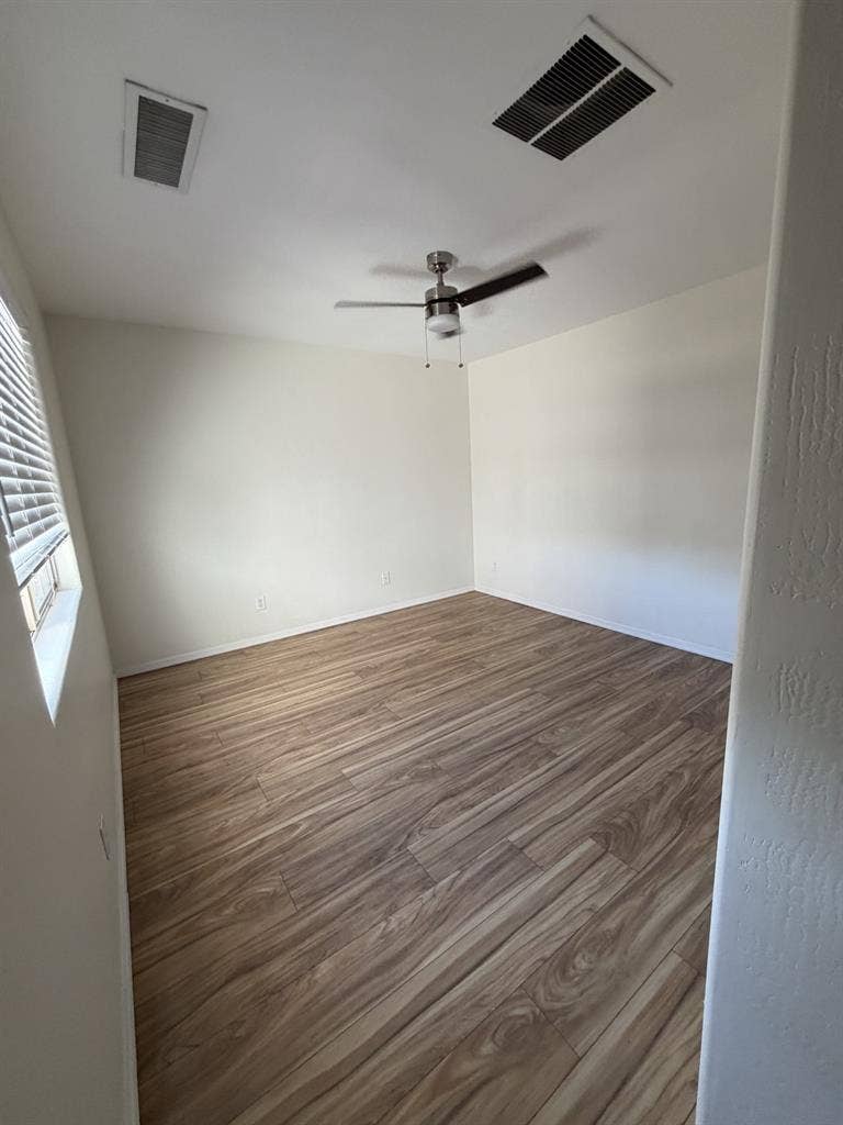 Gated community two rooms for rent!