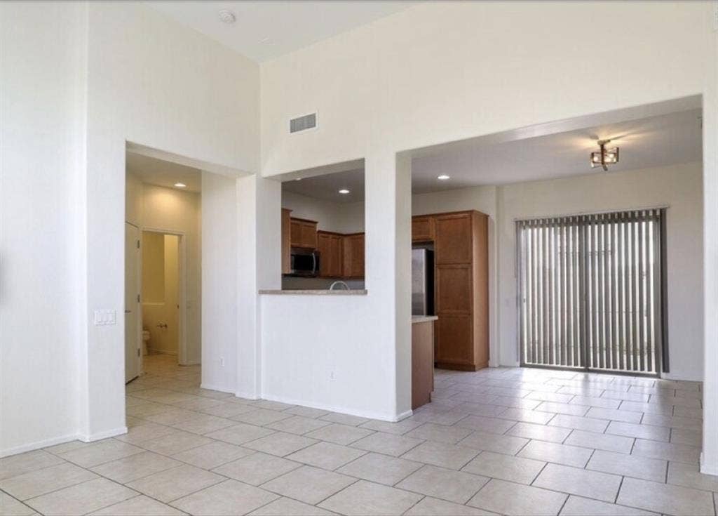 Gated community two rooms for rent!
