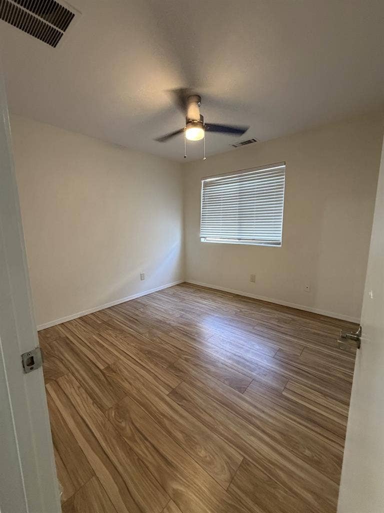 Gated community two rooms for rent!