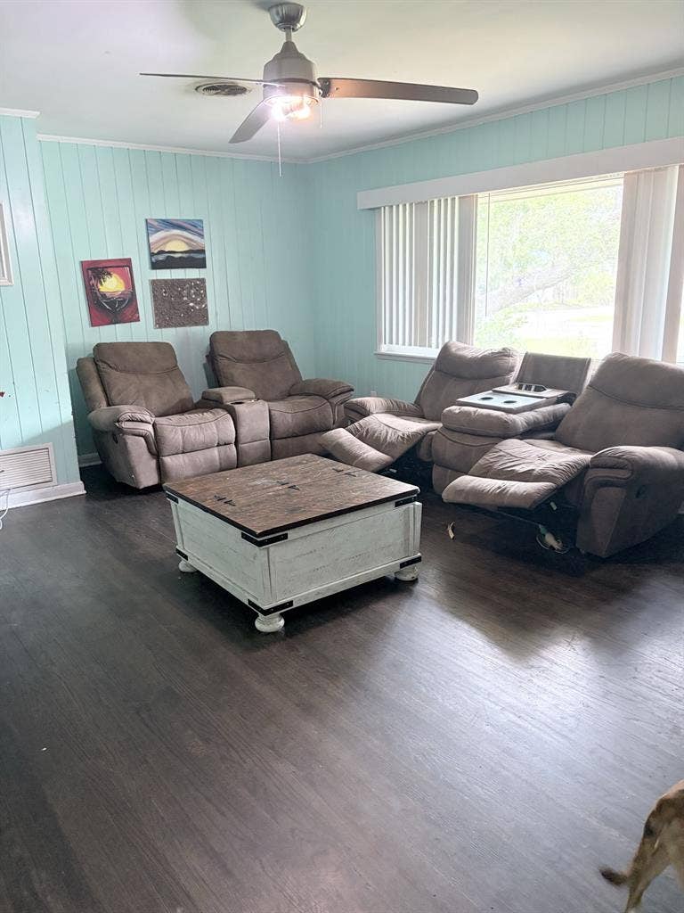Private room in 3 bed 2 bath home