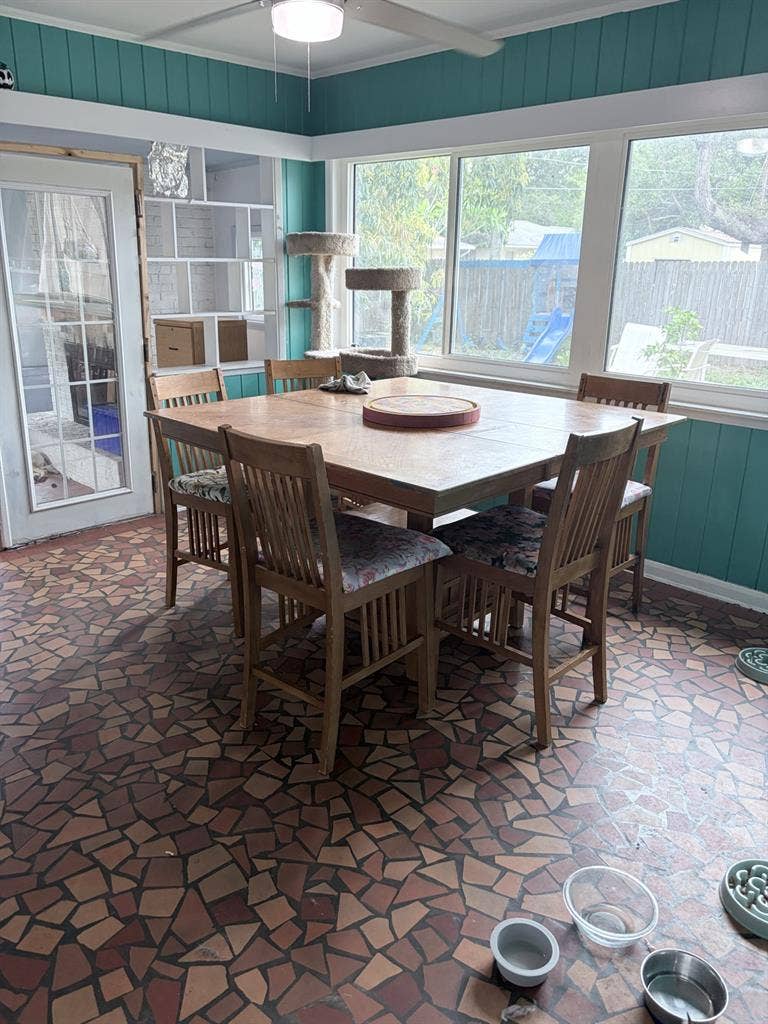 Private room in 3 bed 2 bath home