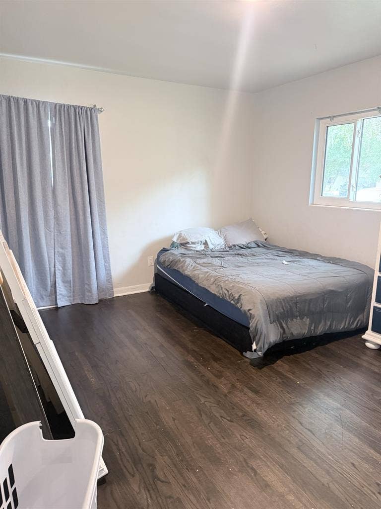 Private room in 3 bed 2 bath home