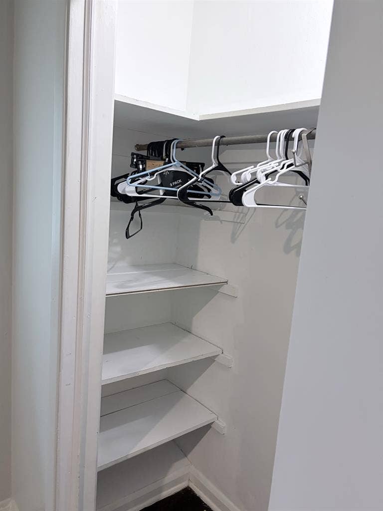 Private room in 3 bed 2 bath home