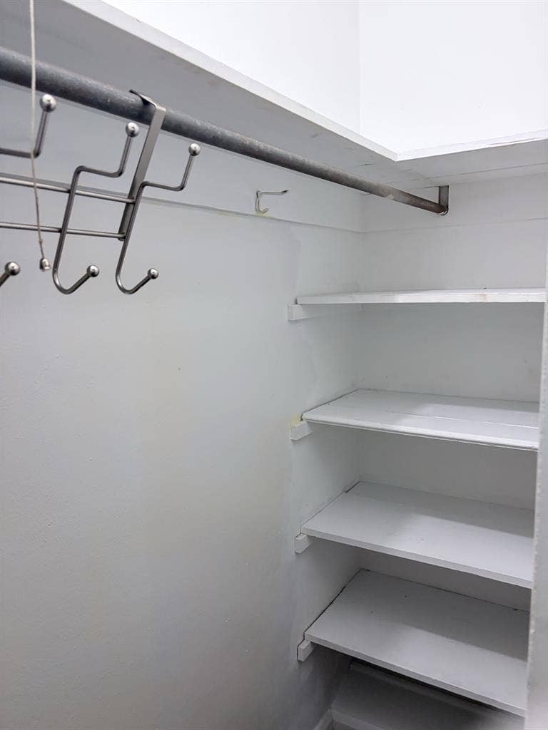 Private room in 3 bed 2 bath home