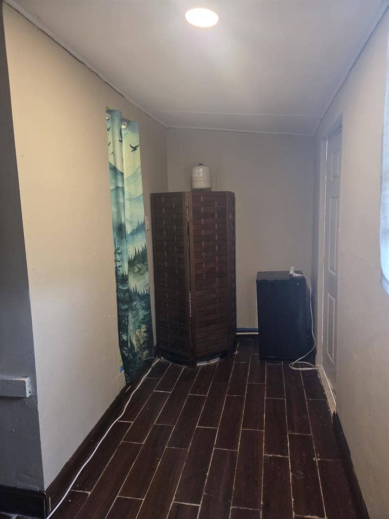 Small Room for Rent (Furnished)