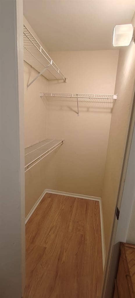 BEDROOM+PRIVATE BATH IN 4/4 CONDO