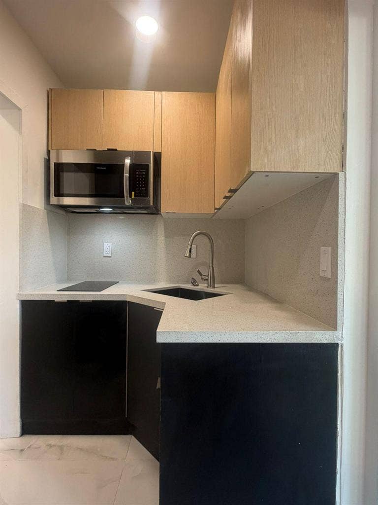 New Renovated Studio Apartment