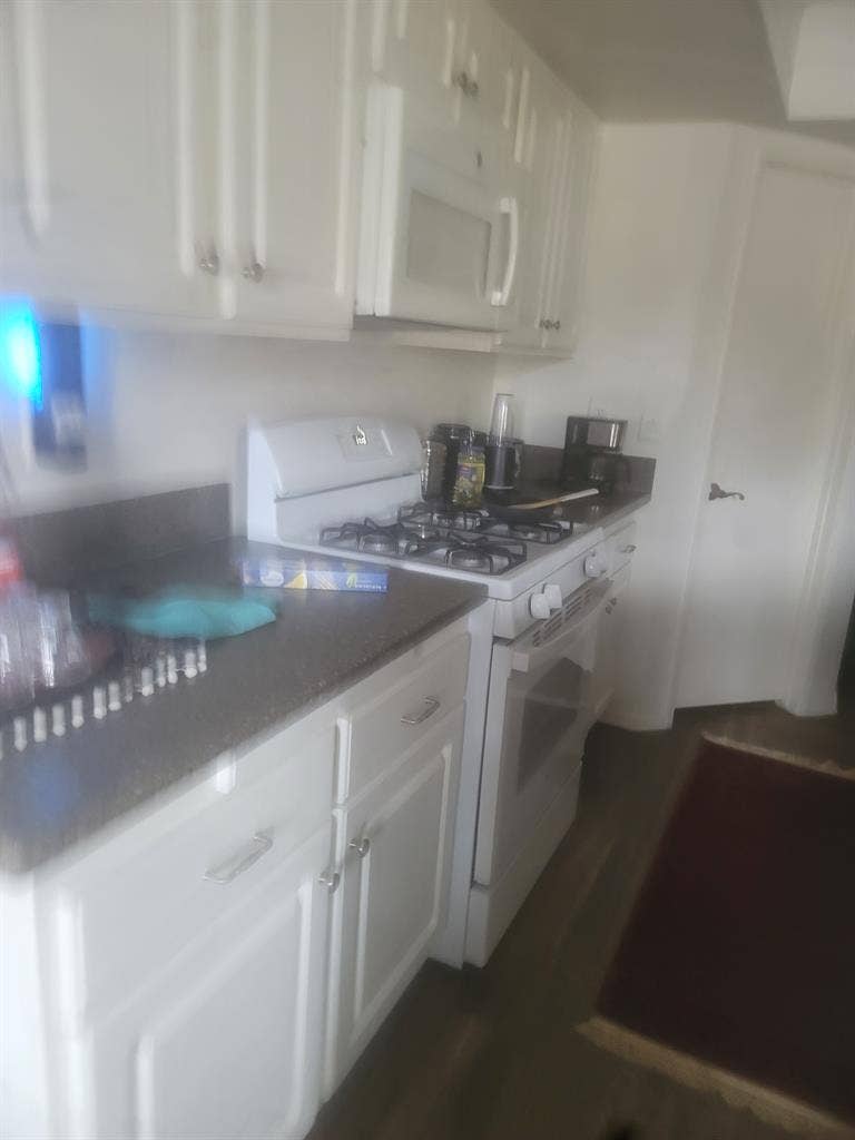 Tri level townhouse style apartment