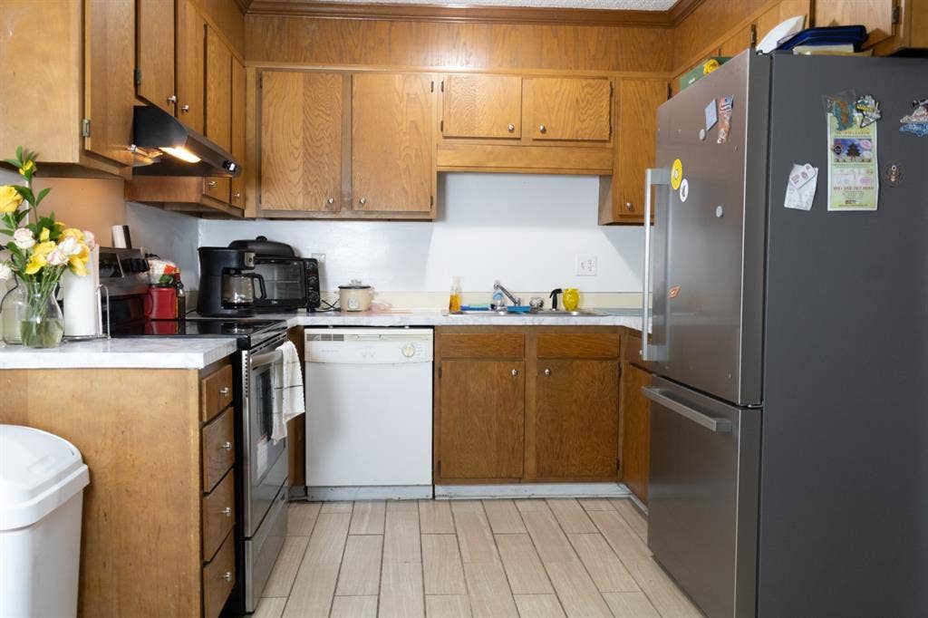 Townhouse near ECU BSOM