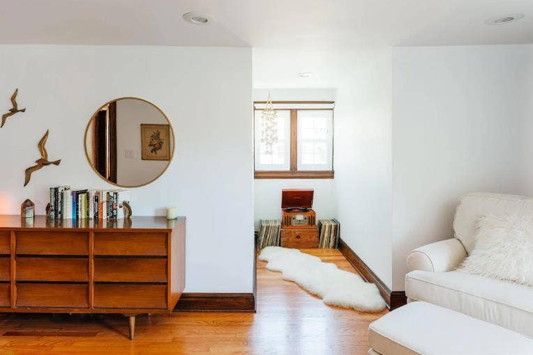 Re: Private room for rent.