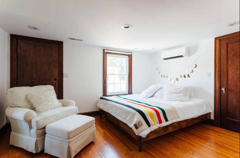 Re: Private room for rent.