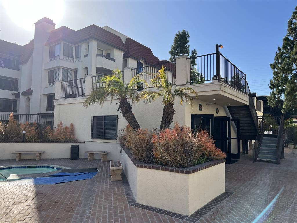 Private Master+Bath+Parking+Util