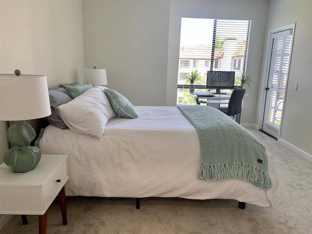 Private Master+Bath+Parking+Util