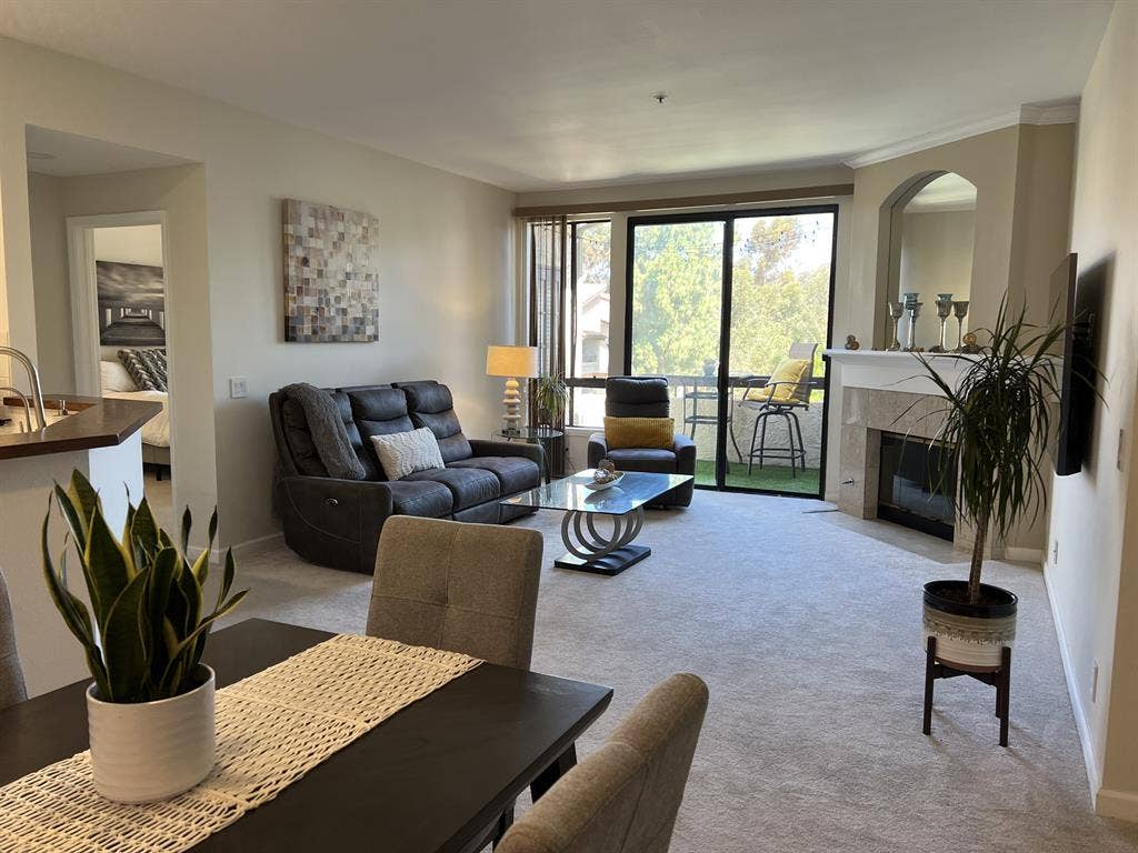 Private Master+Bath+Parking+Util