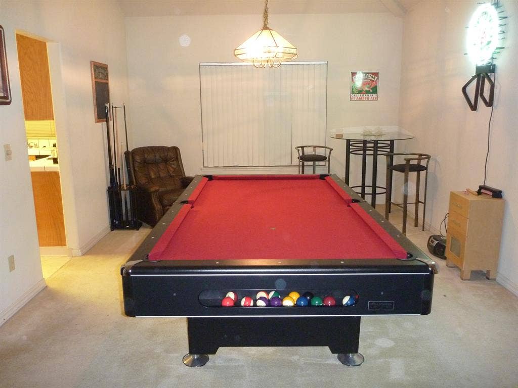 Bedroom, Private Bathroom & Garage
