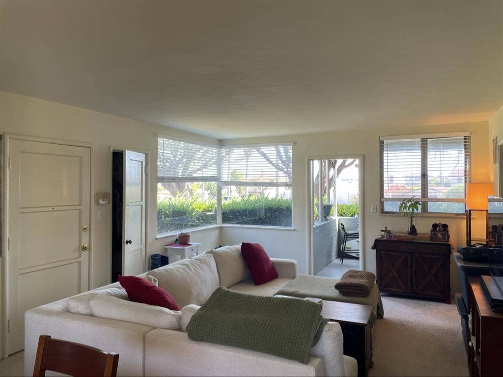 1 Bedroom in a 2 bedroom / 1 bath