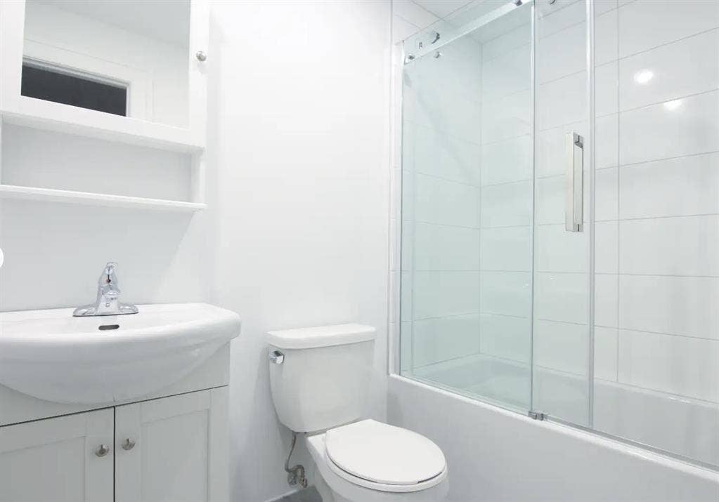 Looking for a roommate