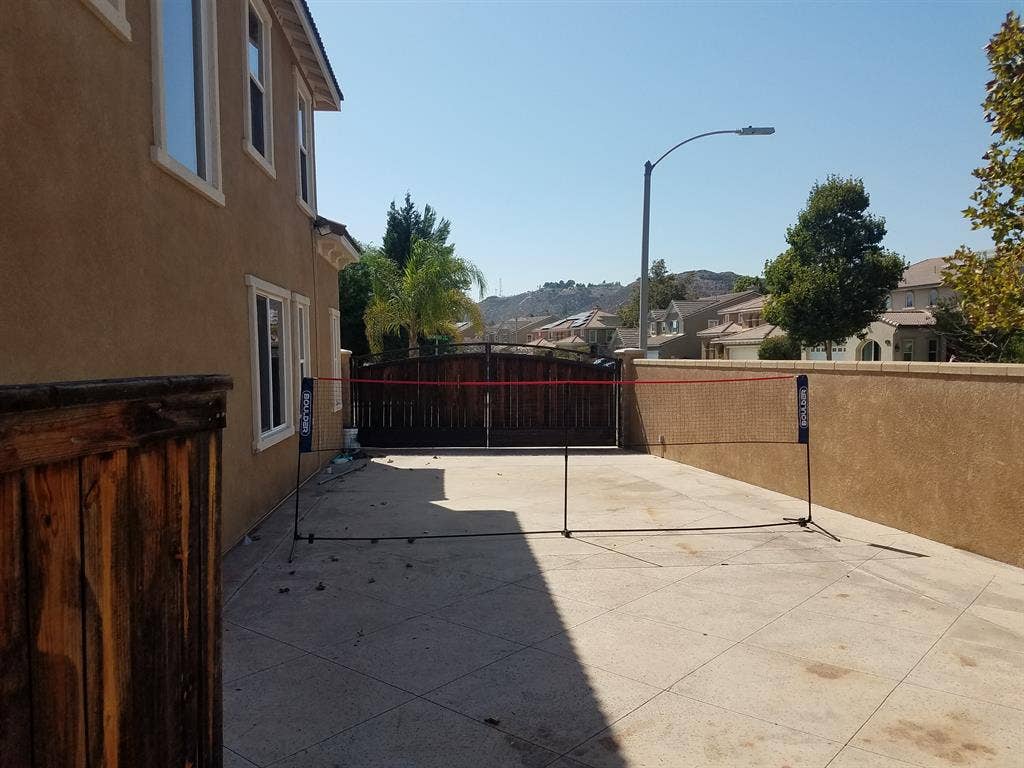 Great neighborhood, pool & spa.