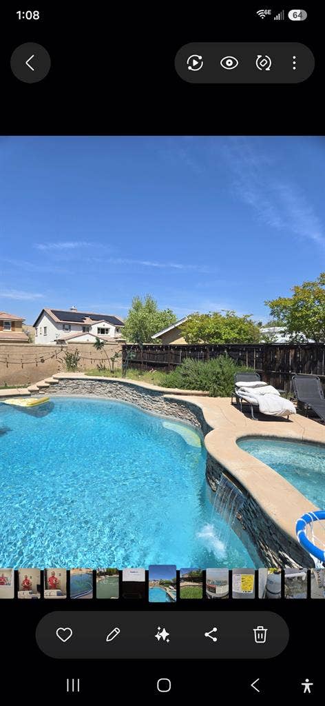 Great neighborhood, pool & spa.