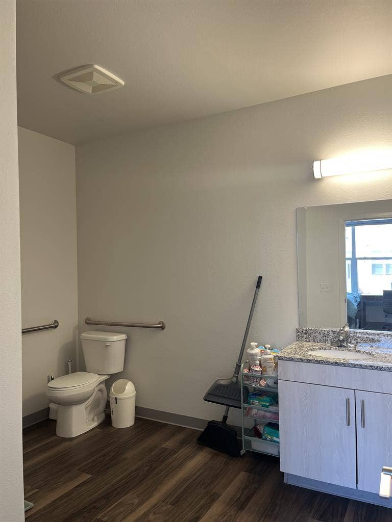 LEASETAKEOVERFURNISHED 4 Bed 2 Bath