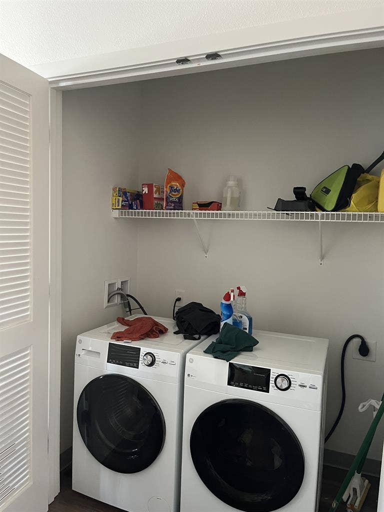 LEASETAKEOVERFURNISHED 4 Bed 2 Bath