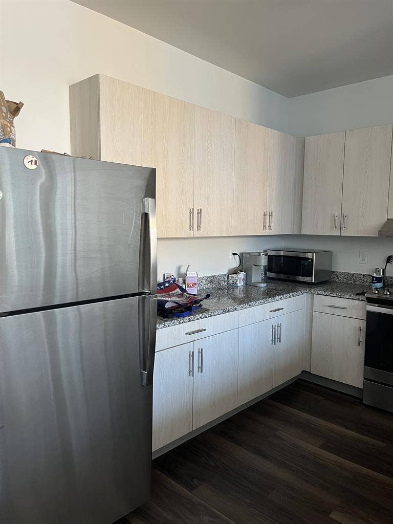 LEASETAKEOVERFURNISHED 4 Bed 2 Bath