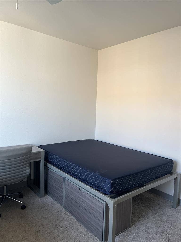 LEASETAKEOVERFURNISHED 4 Bed 2 Bath