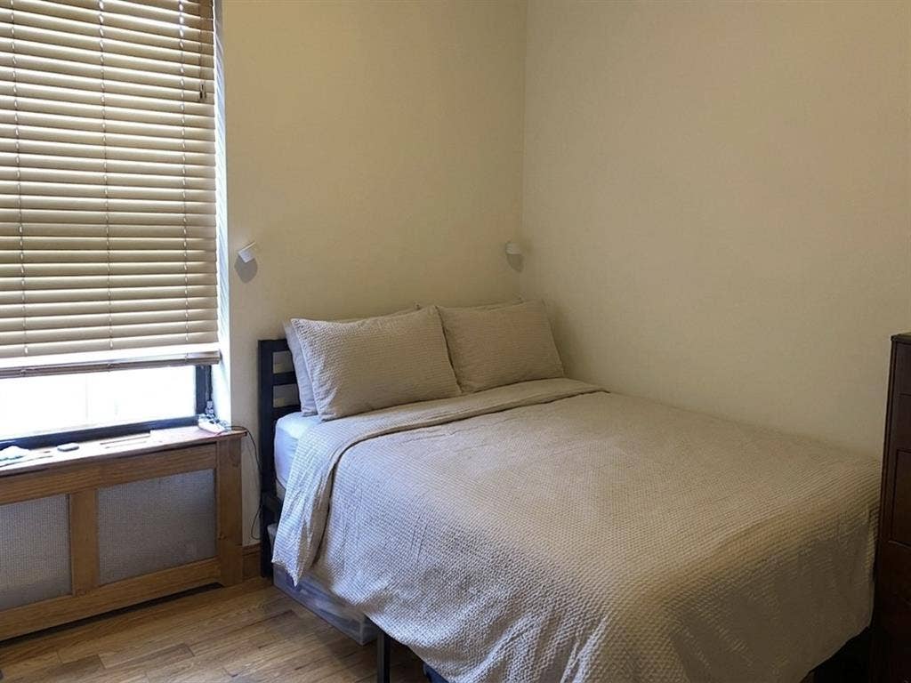 Bright, spacious room in UWS