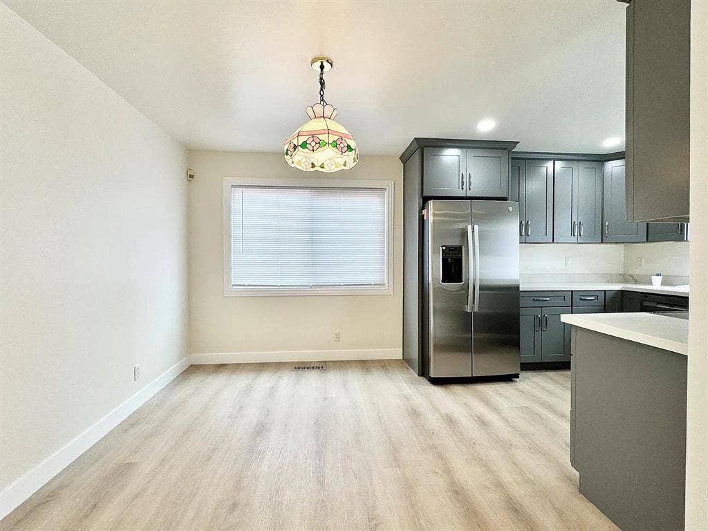 Room Available In Blossom Court