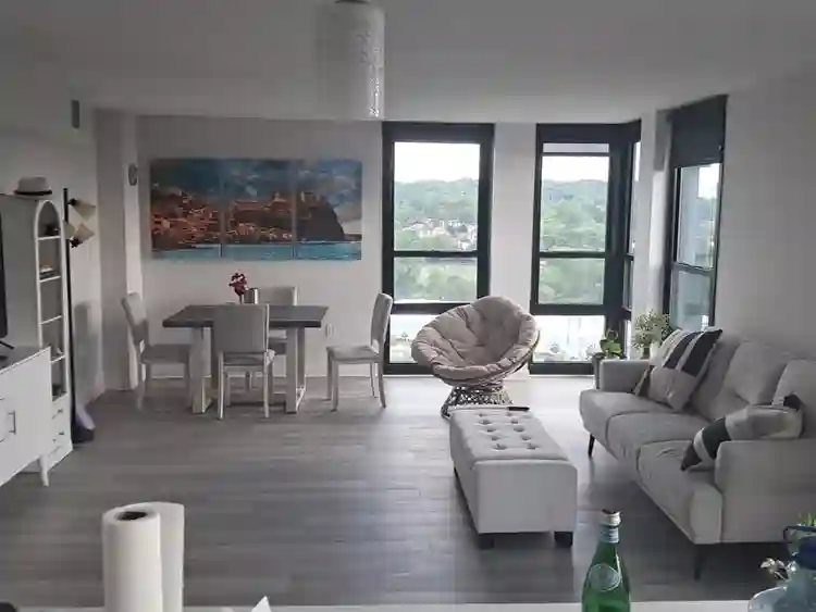 Beautiful 8th Floor Room