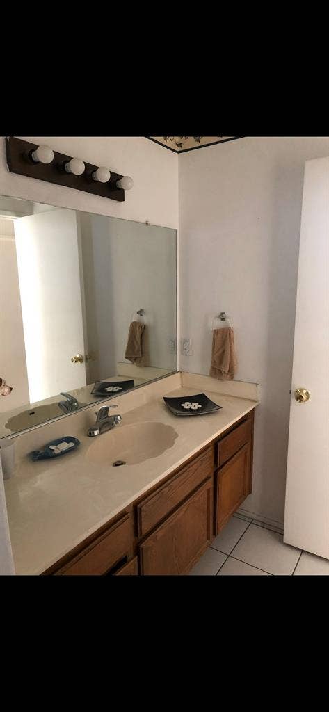 Room in Chino $650