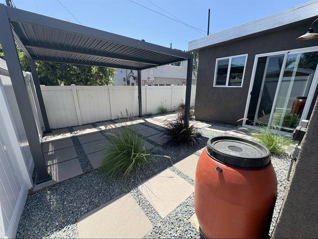 Guest House 2bed/1bath