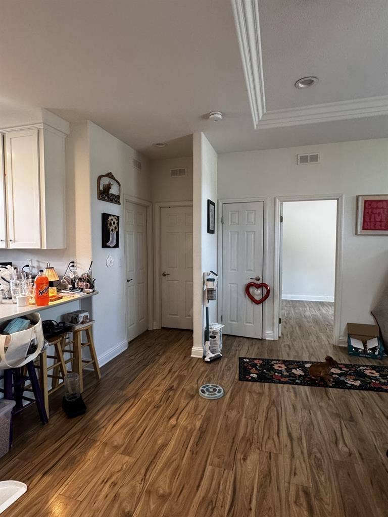 2 ROOMS AVAILABLE