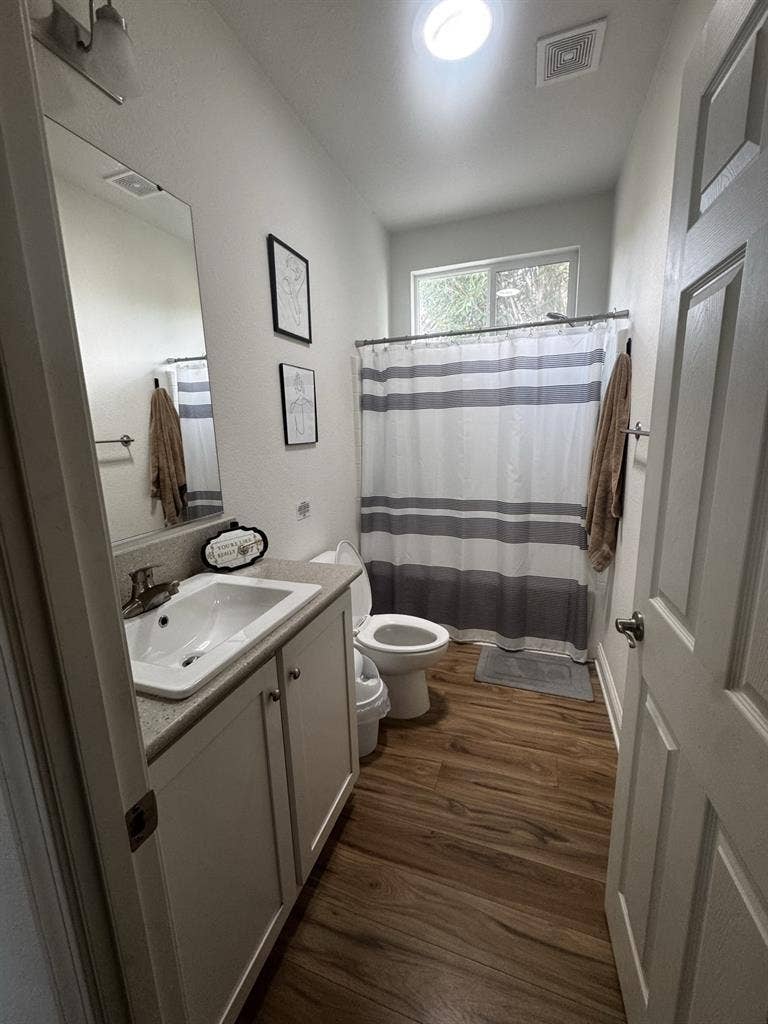 2 ROOMS AVAILABLE
