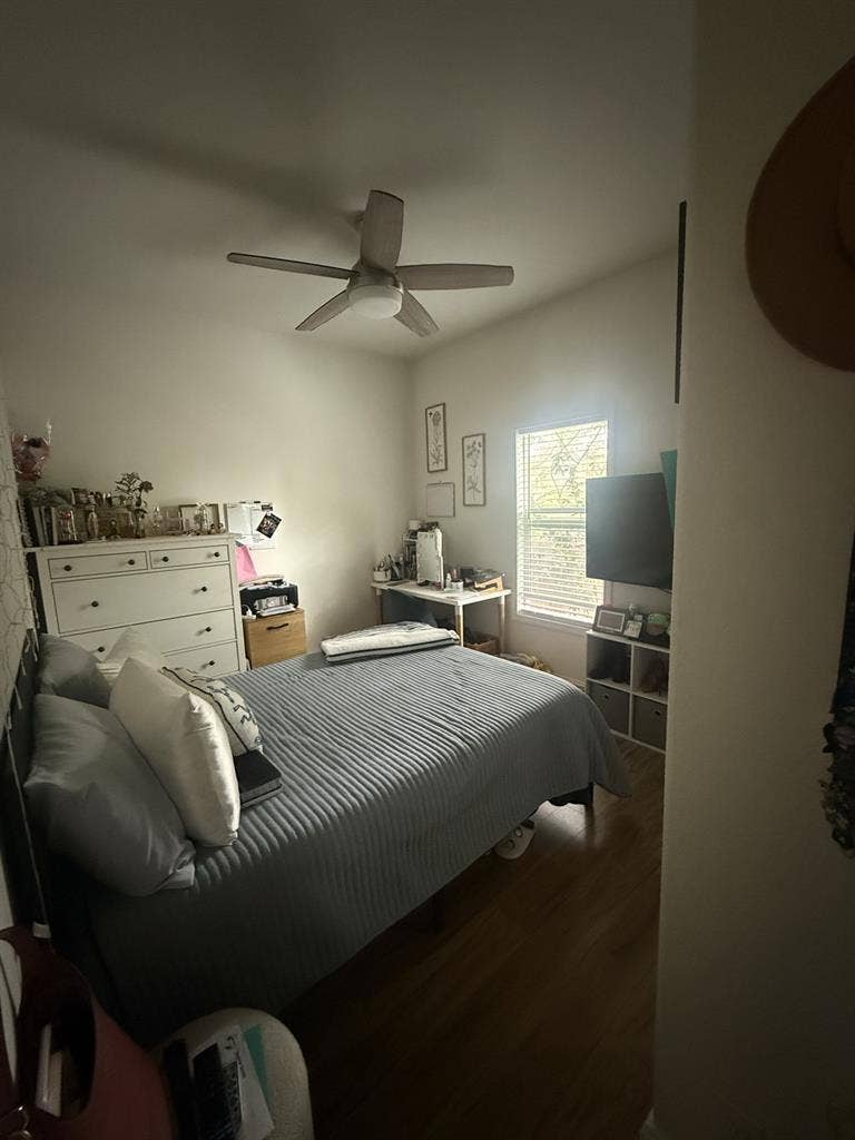 2 ROOMS AVAILABLE